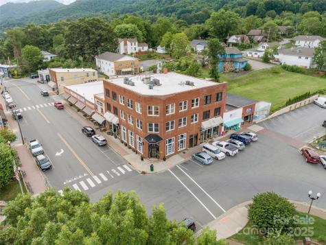 5 Town Square Burnsville NC 28714
