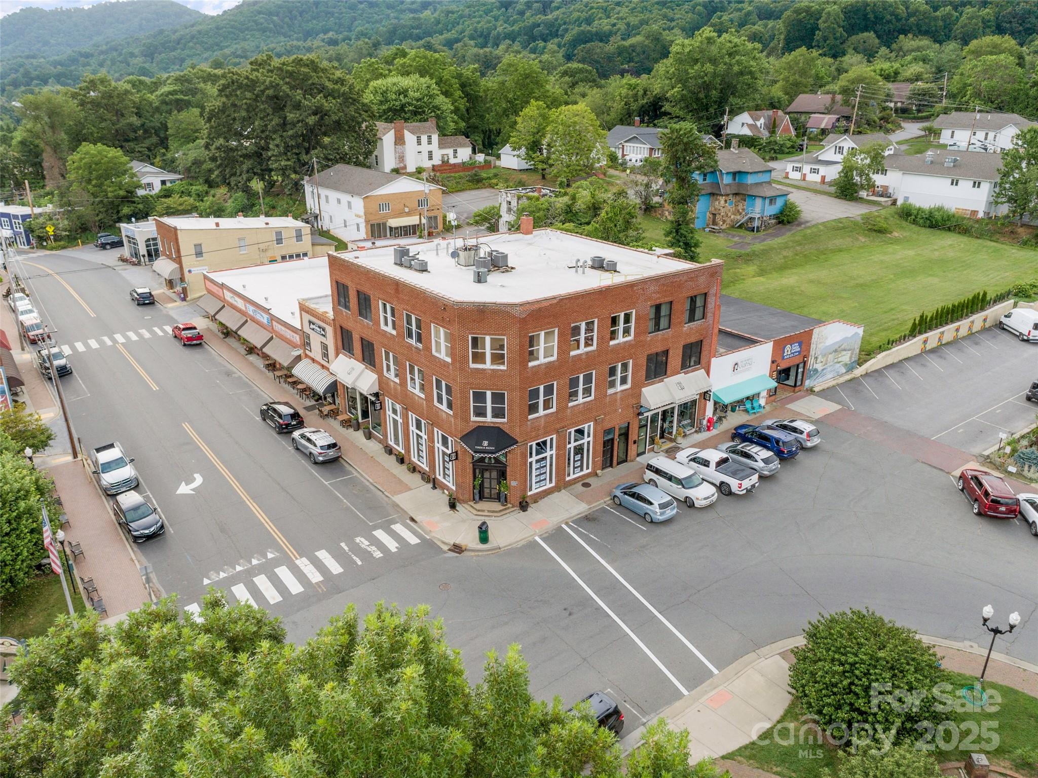 5 Town Square Burnsville NC 28714