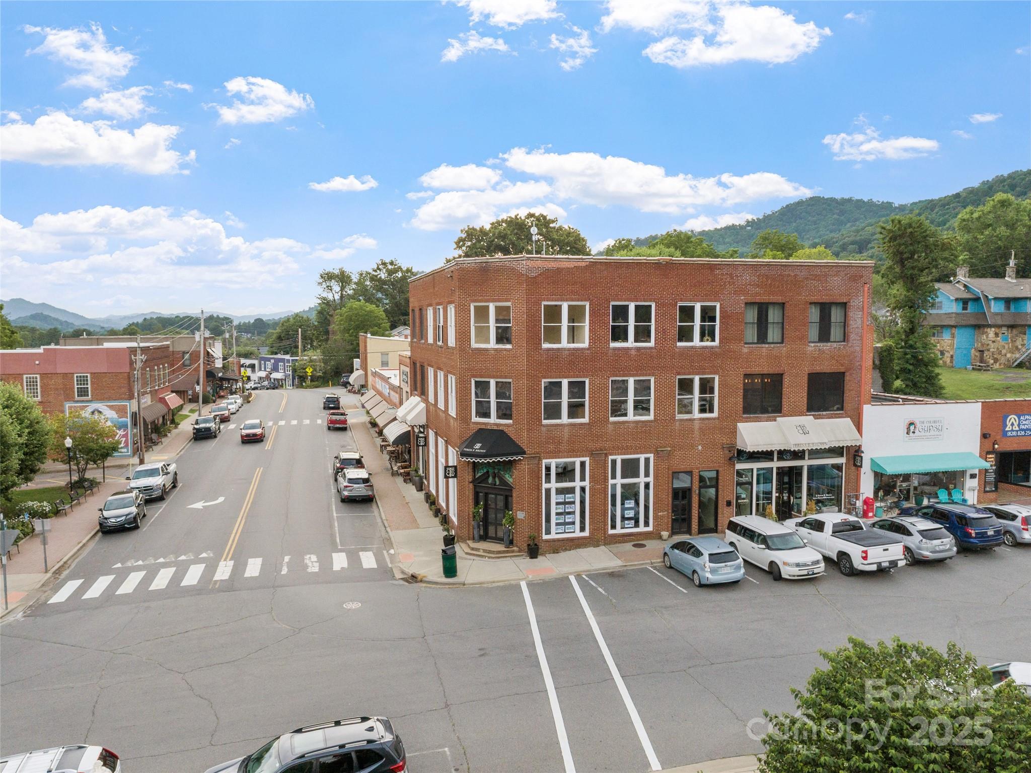 5 Town Square Burnsville NC 28714