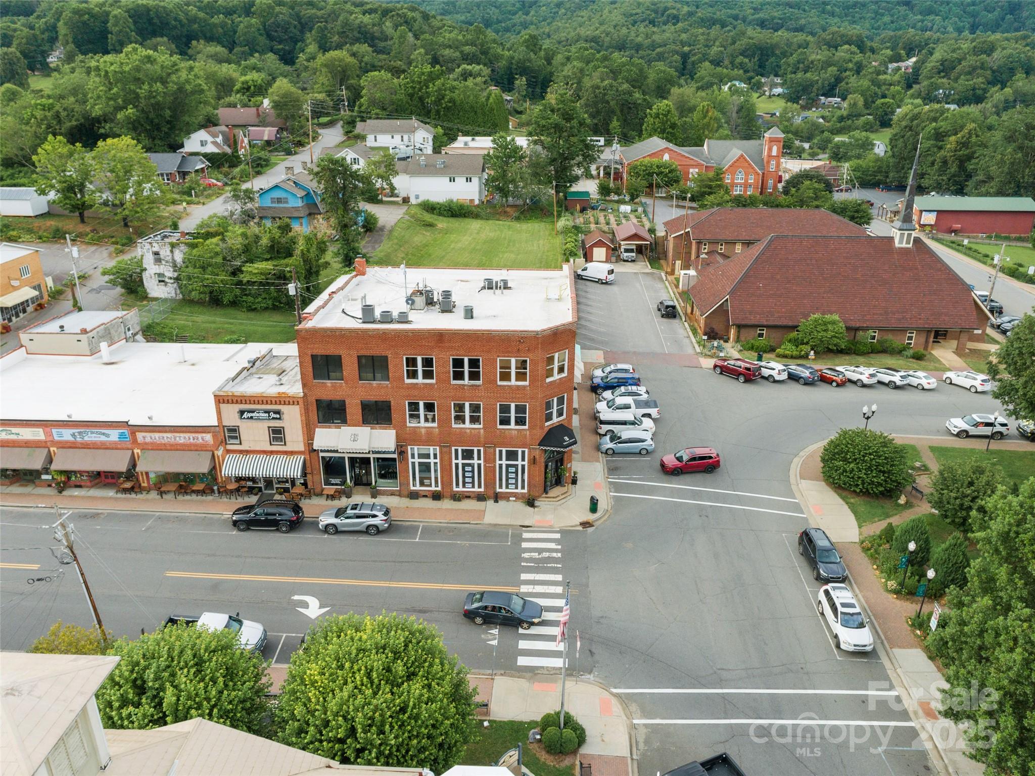 5 Town Square Burnsville NC 28714