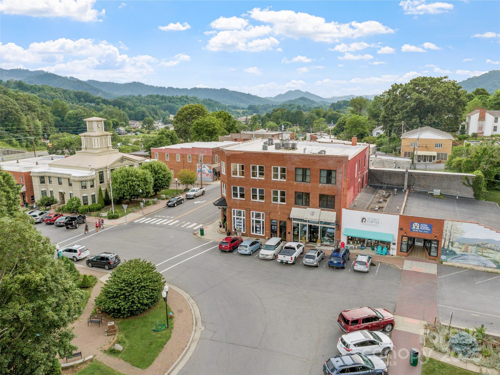 5 Town Square Burnsville NC 28714