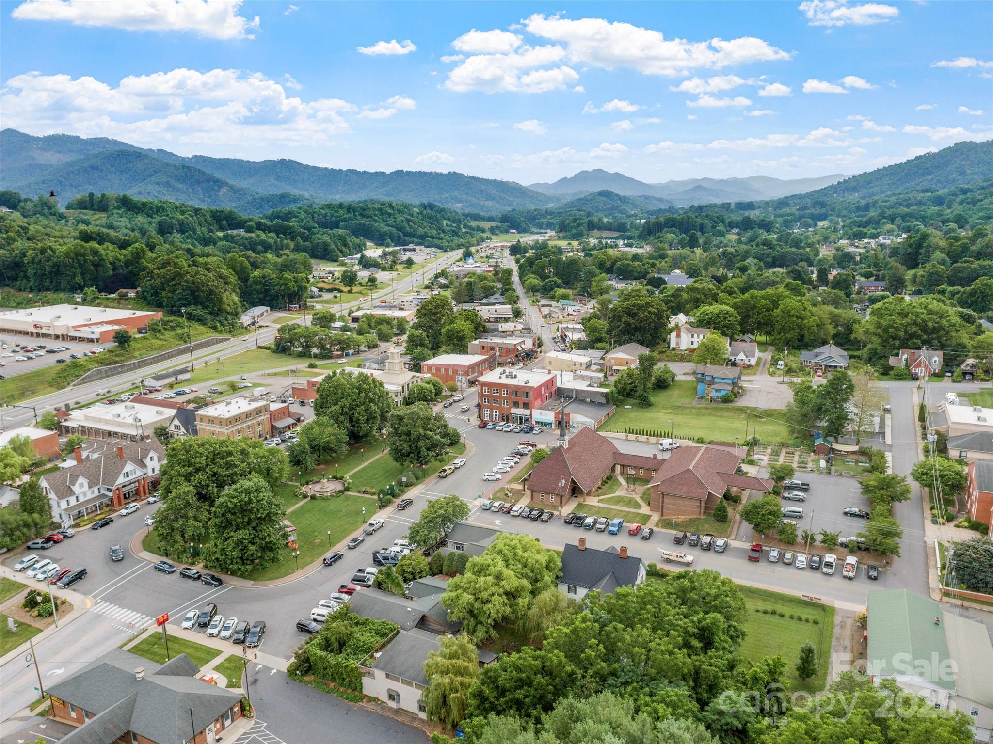 5 Town Square Burnsville NC 28714