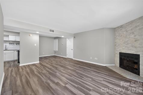 1612 Sharon Road W Charlotte NC 28210
