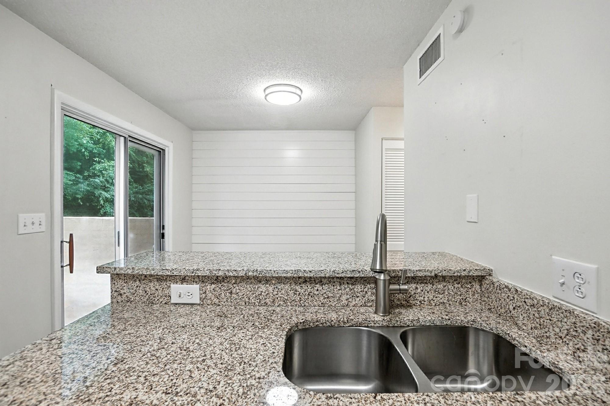 1101 Surry Lane Gastonia NC 28054