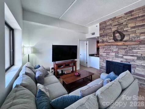 303 Sugar Top Drive Sugar Mountain NC 28604