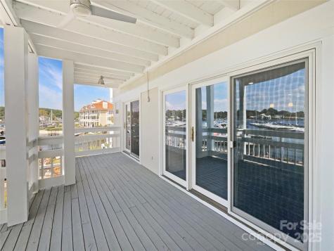 17931 Kings Point Drive Cornelius NC 28031