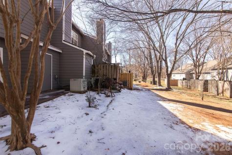 6116 Heath Ridge Court Charlotte NC 28210