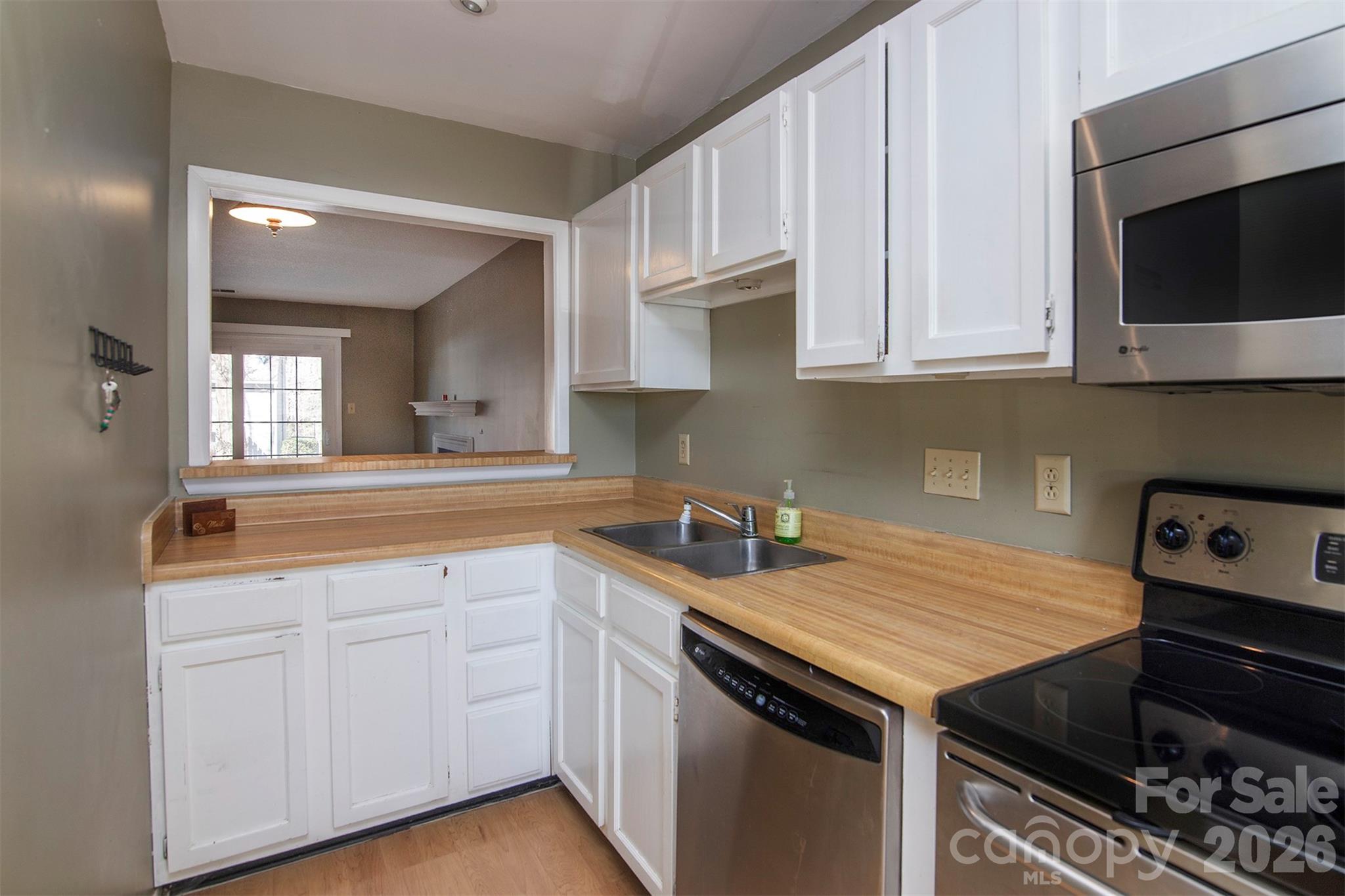 6116 Heath Ridge Court Charlotte NC 28210