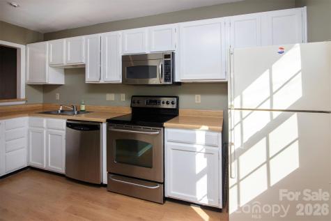 6116 Heath Ridge Court Charlotte NC 28210