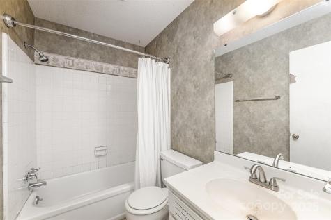 3740 Winding Creek Lane Charlotte NC 28226