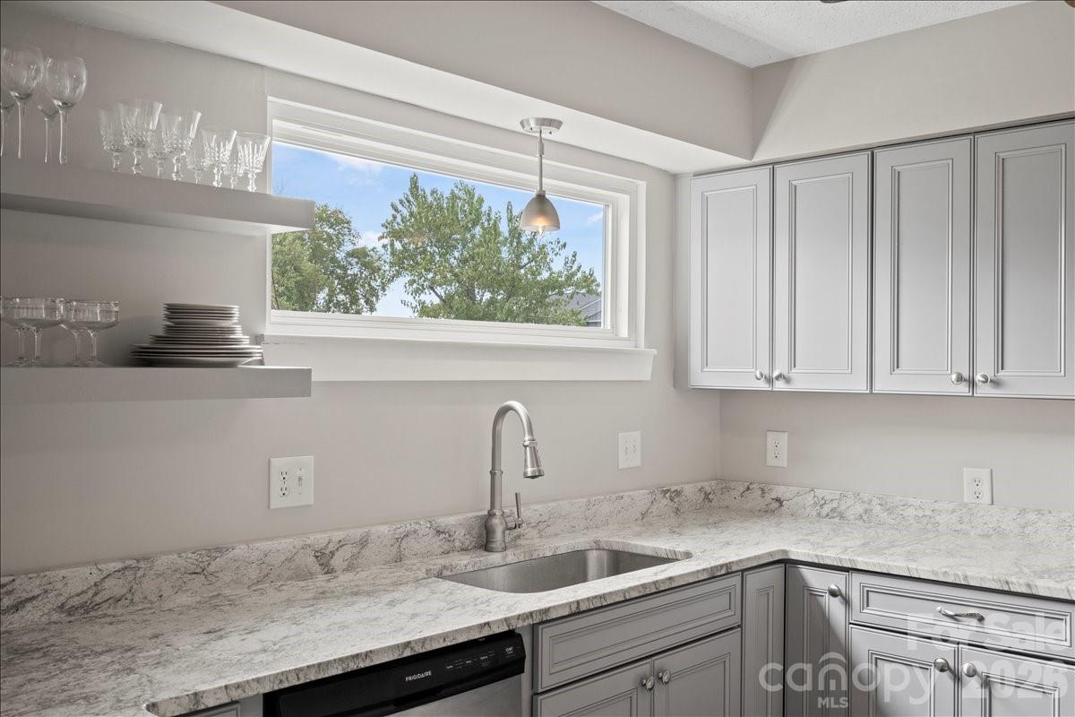 6610 Point Comfort Lane Charlotte NC 28226