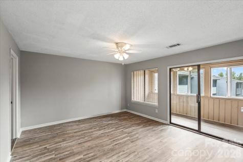 6610 Point Comfort Lane Charlotte NC 28226