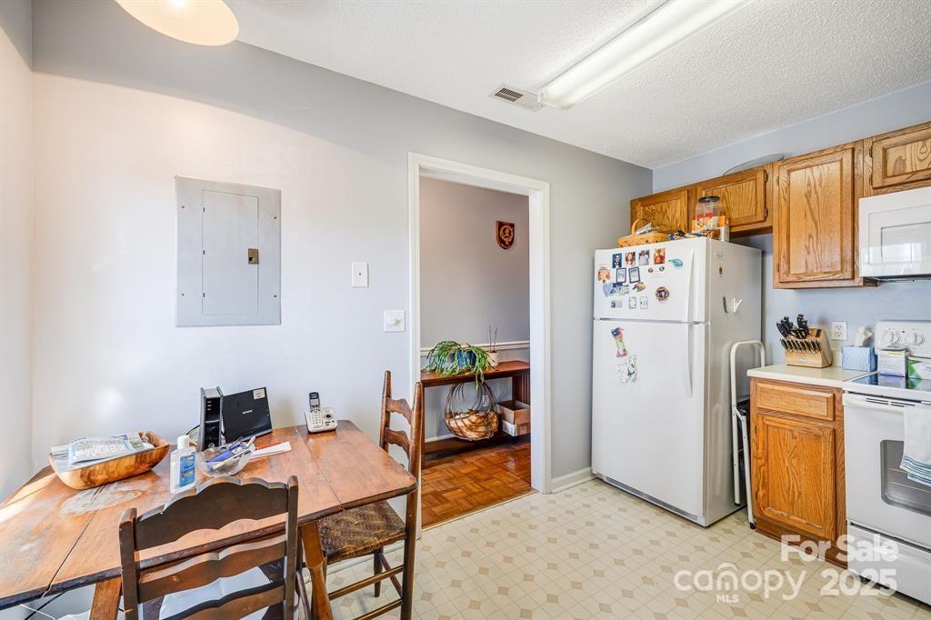 2904 Sagamore Lane Asheville NC 28806