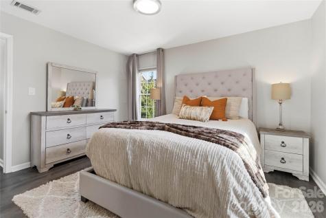 9400 S Vicksburg Park Court Charlotte NC 28210