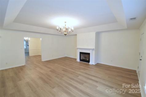 542 Queen Brogan Court Gastonia NC 28054