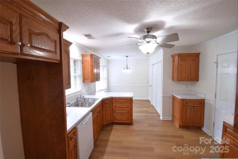 542 Queen Brogan Court Gastonia NC 28054