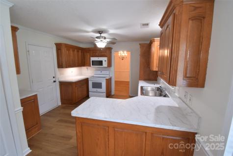 542 Queen Brogan Court Gastonia NC 28054
