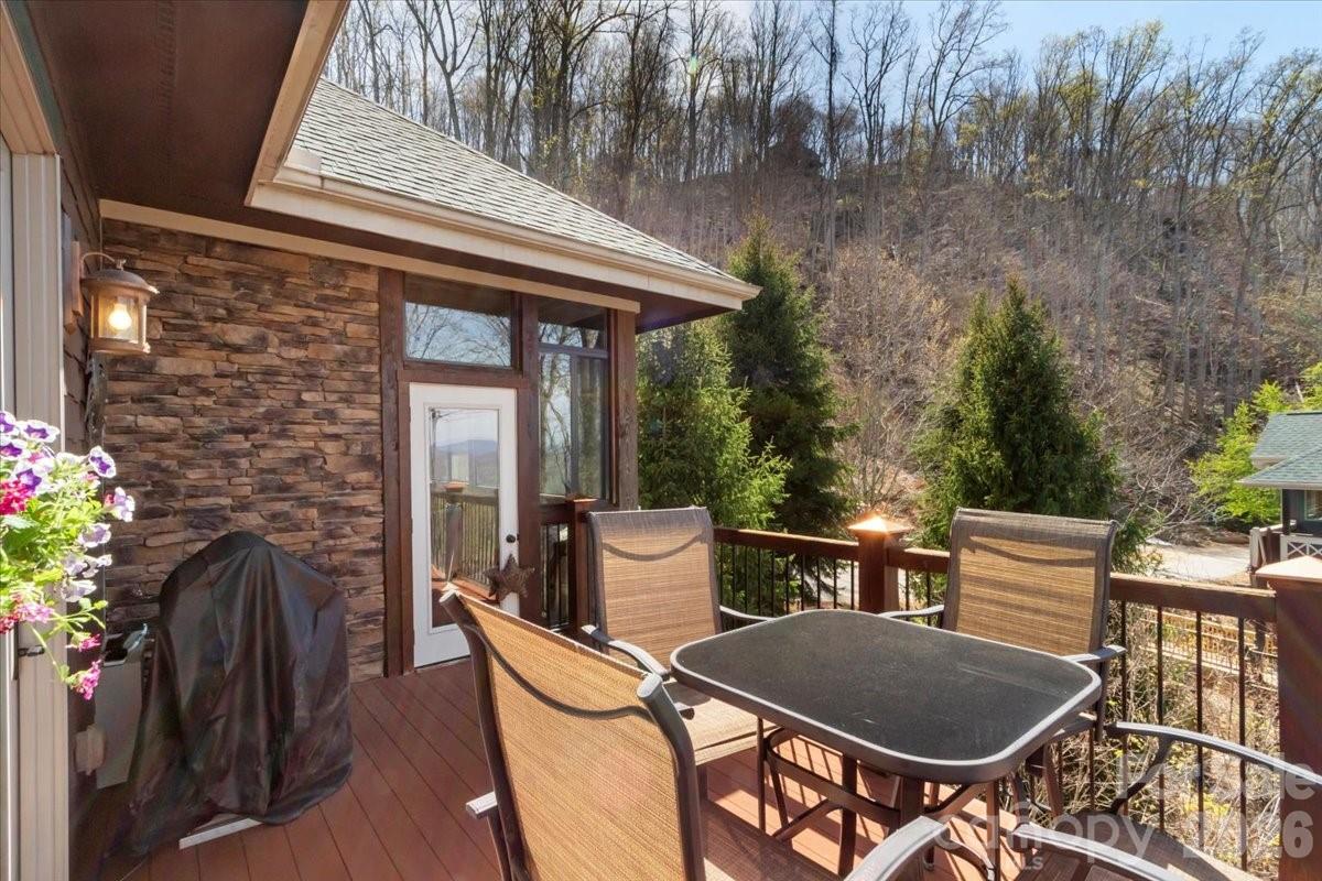 45 Creekside Way Burnsville NC 28714