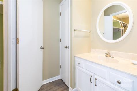 22 Hollybrook Drive Asheville NC 28803