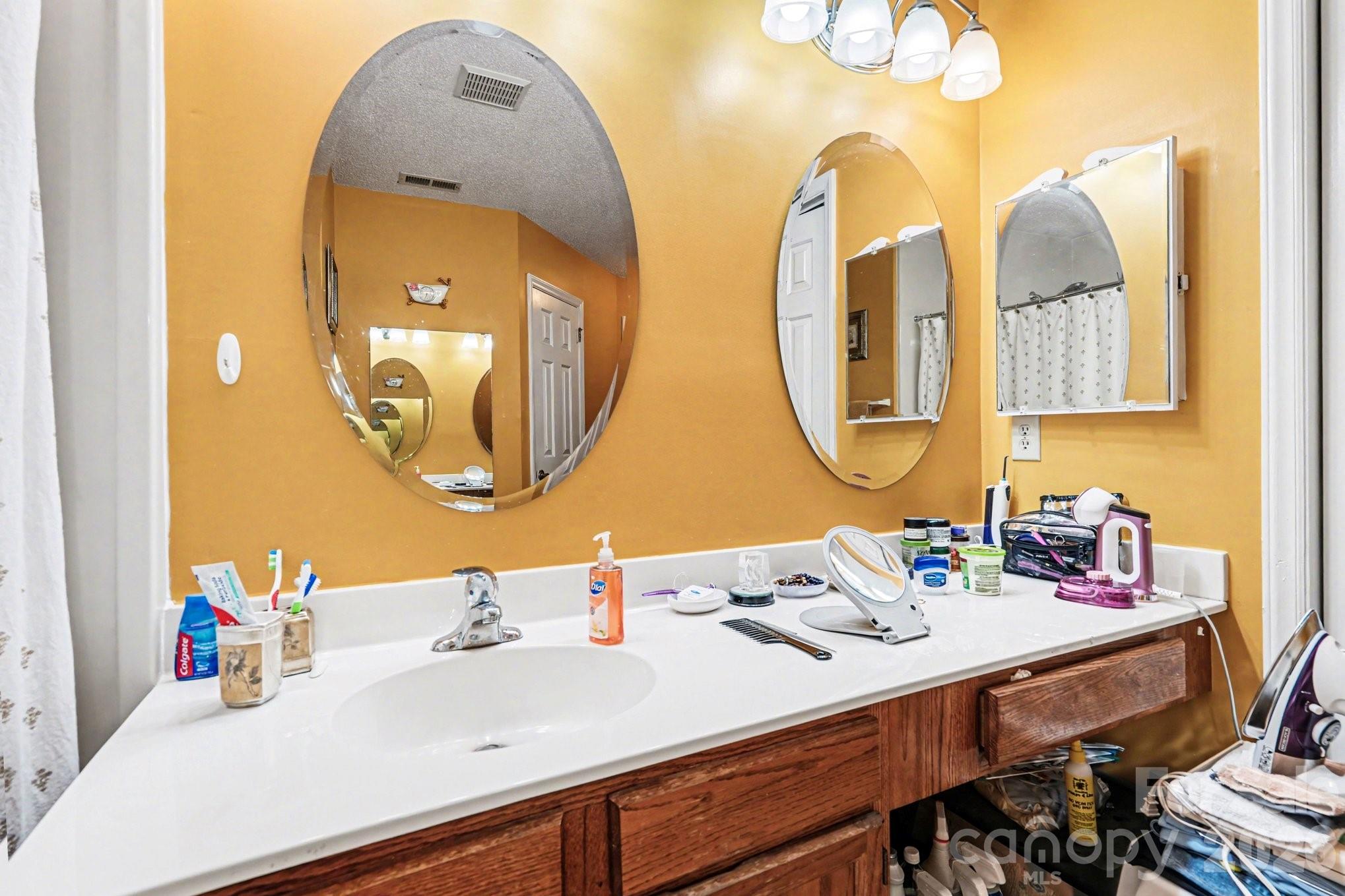 5813 Amity Springs Drive Charlotte NC 28212