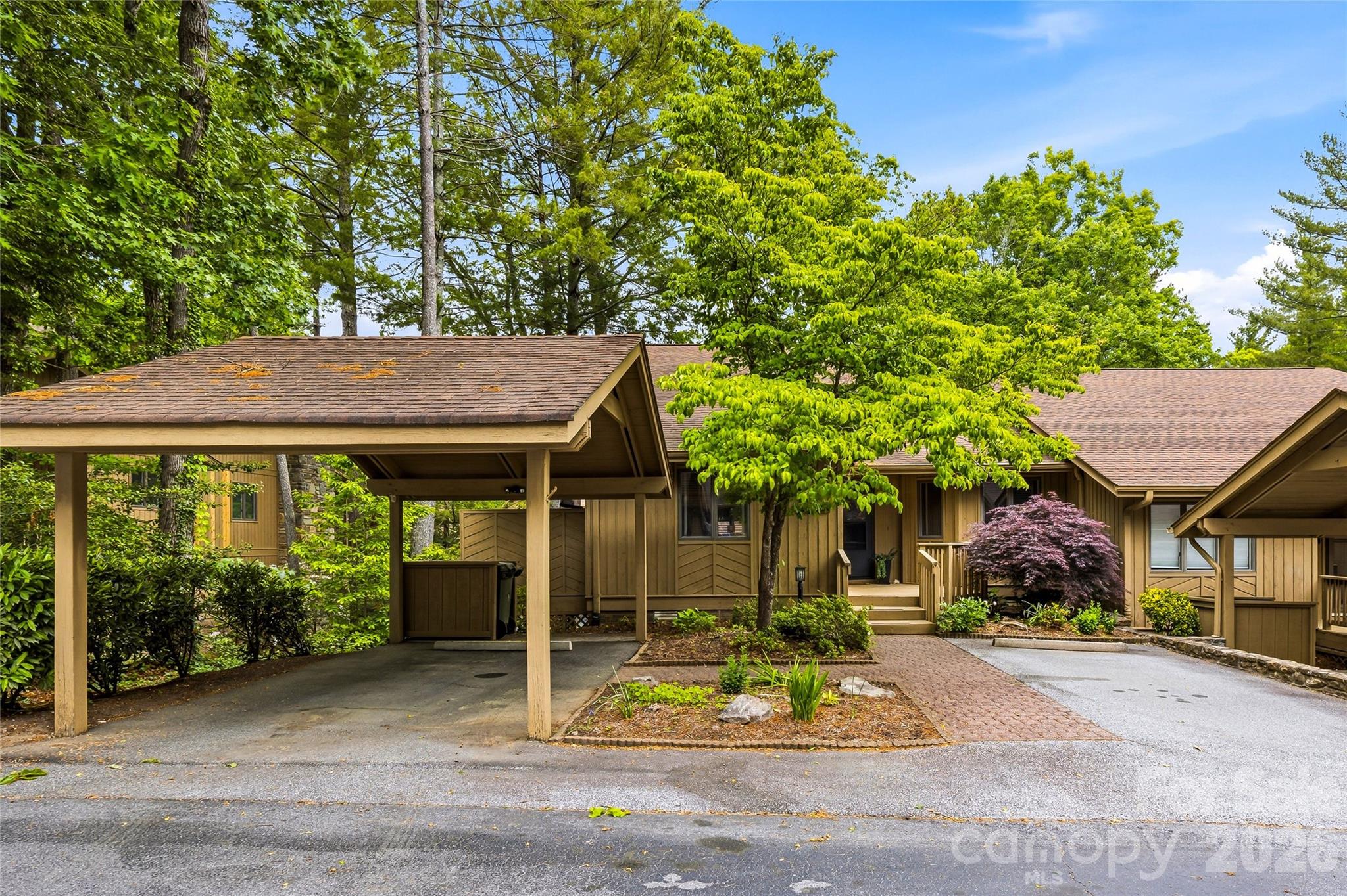 205 N Scarlet Oak Lane Hendersonville NC 28791