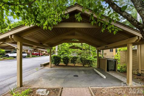 205 N Scarlet Oak Lane Hendersonville NC 28791
