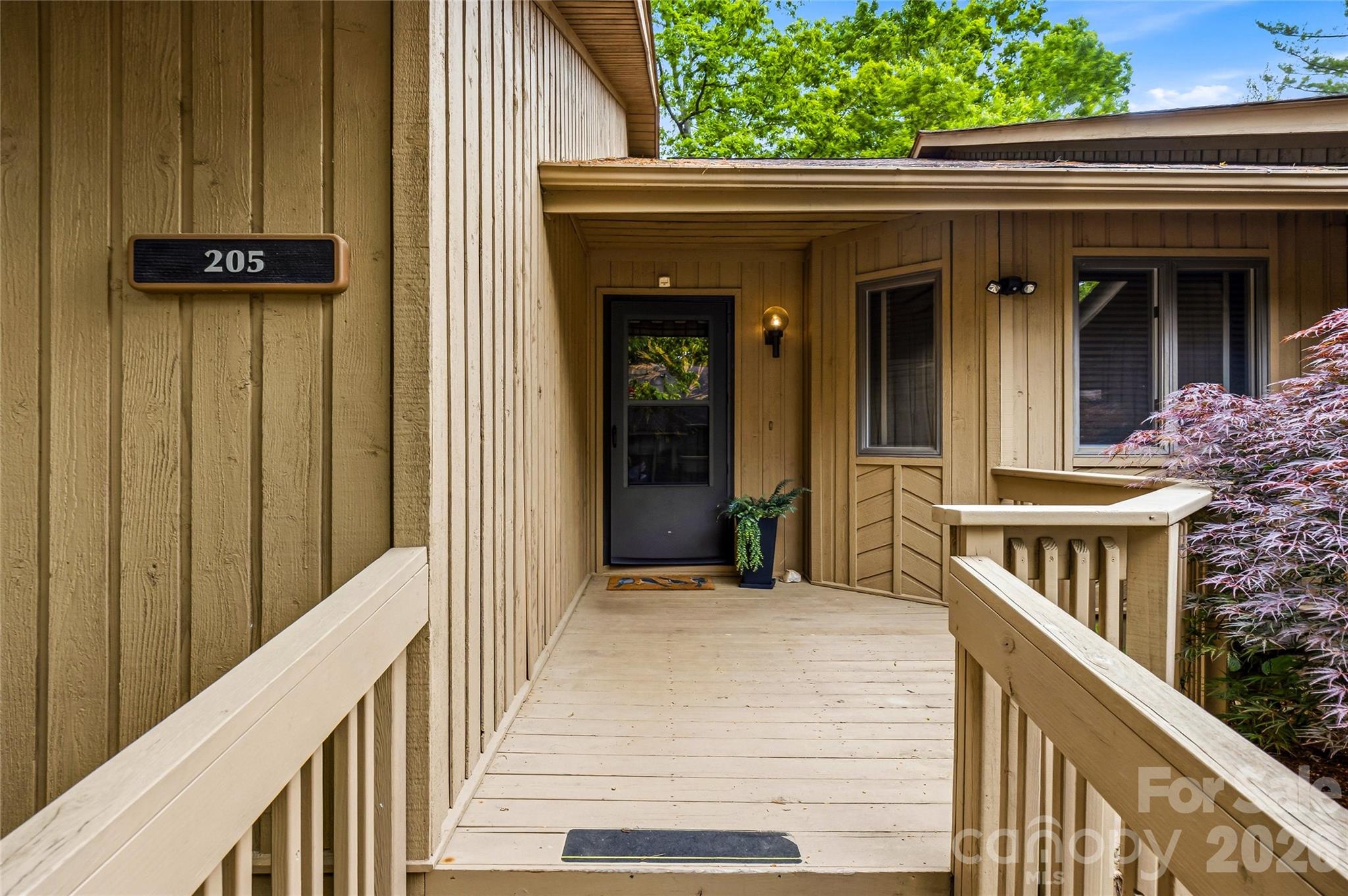 205 N Scarlet Oak Lane Hendersonville NC 28791