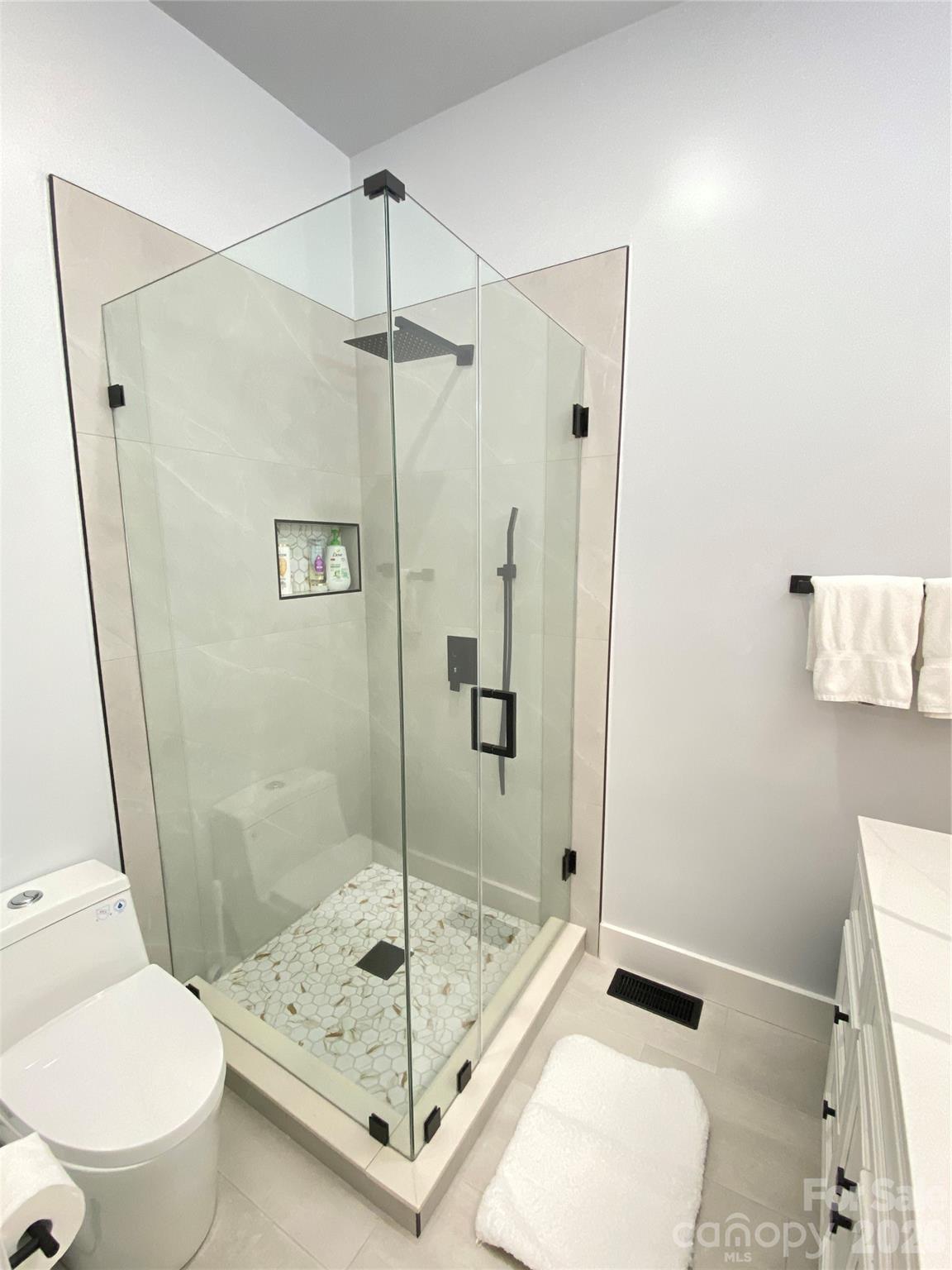 66 Club Villa Court Burnsville NC 28714