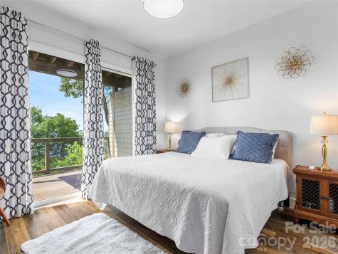 66 Club Villa Court Burnsville NC 28714