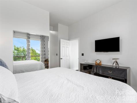 66 Club Villa Court Burnsville NC 28714