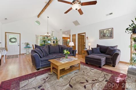 24 Pine Bluff Lane Whittier NC 28789
