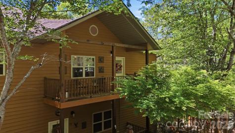 24 Pine Bluff Lane Whittier NC 28789