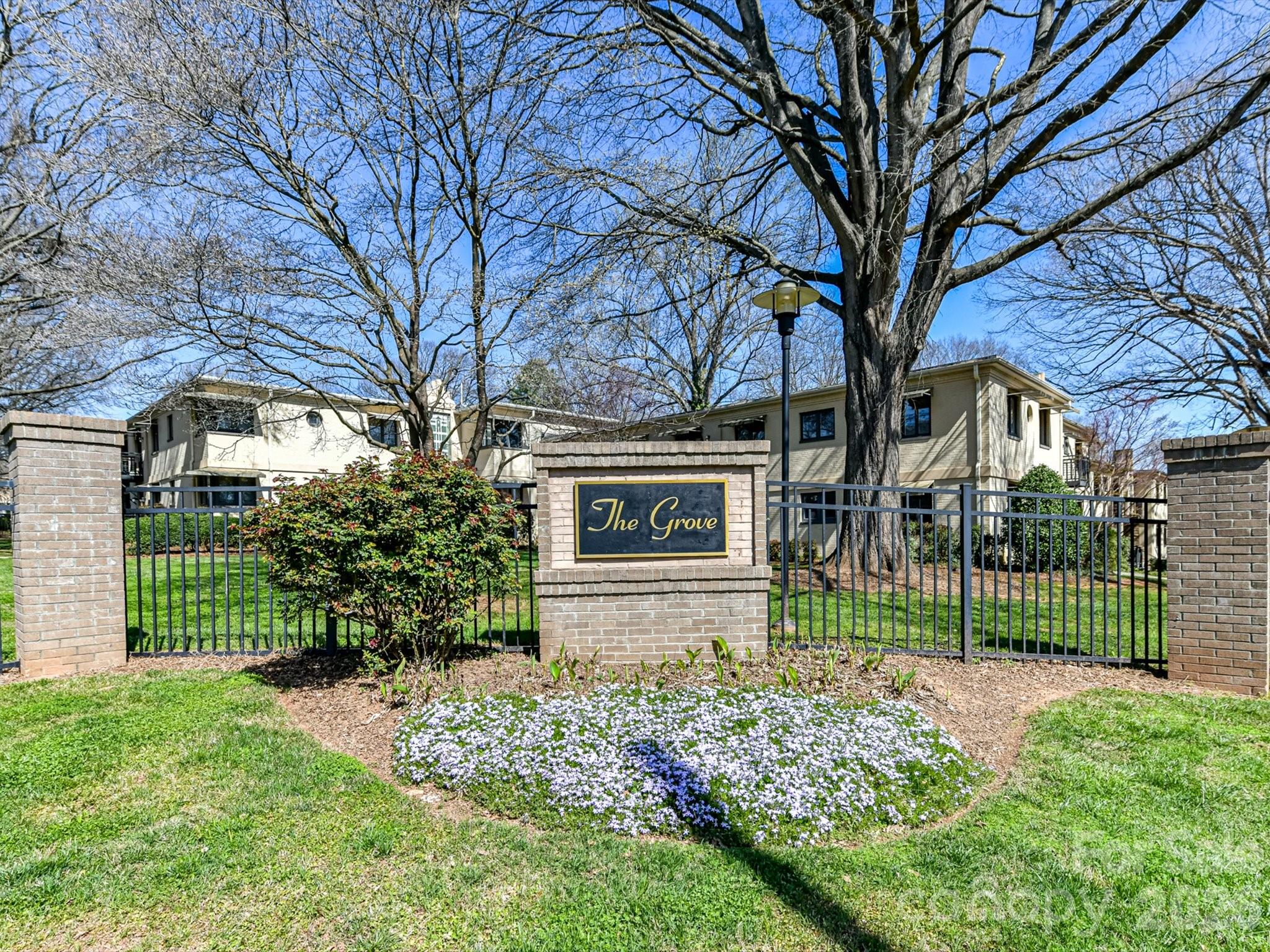 217 N Dotger Avenue Charlotte NC 28207