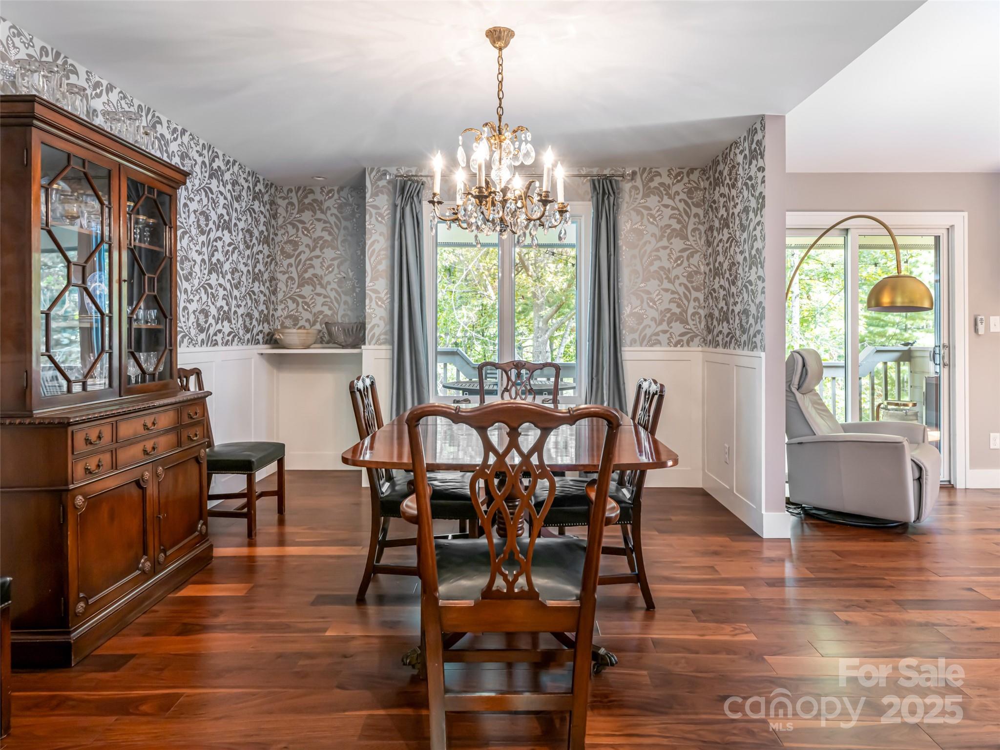 1302 Timber Trail Asheville NC 28804