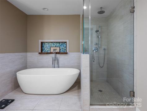 1302 Timber Trail Asheville NC 28804