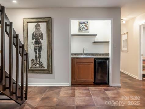 1302 Timber Trail Asheville NC 28804