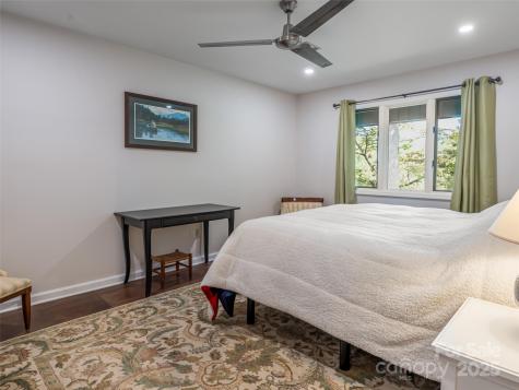 1302 Timber Trail Asheville NC 28804