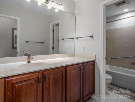 1302 Timber Trail Asheville NC 28804