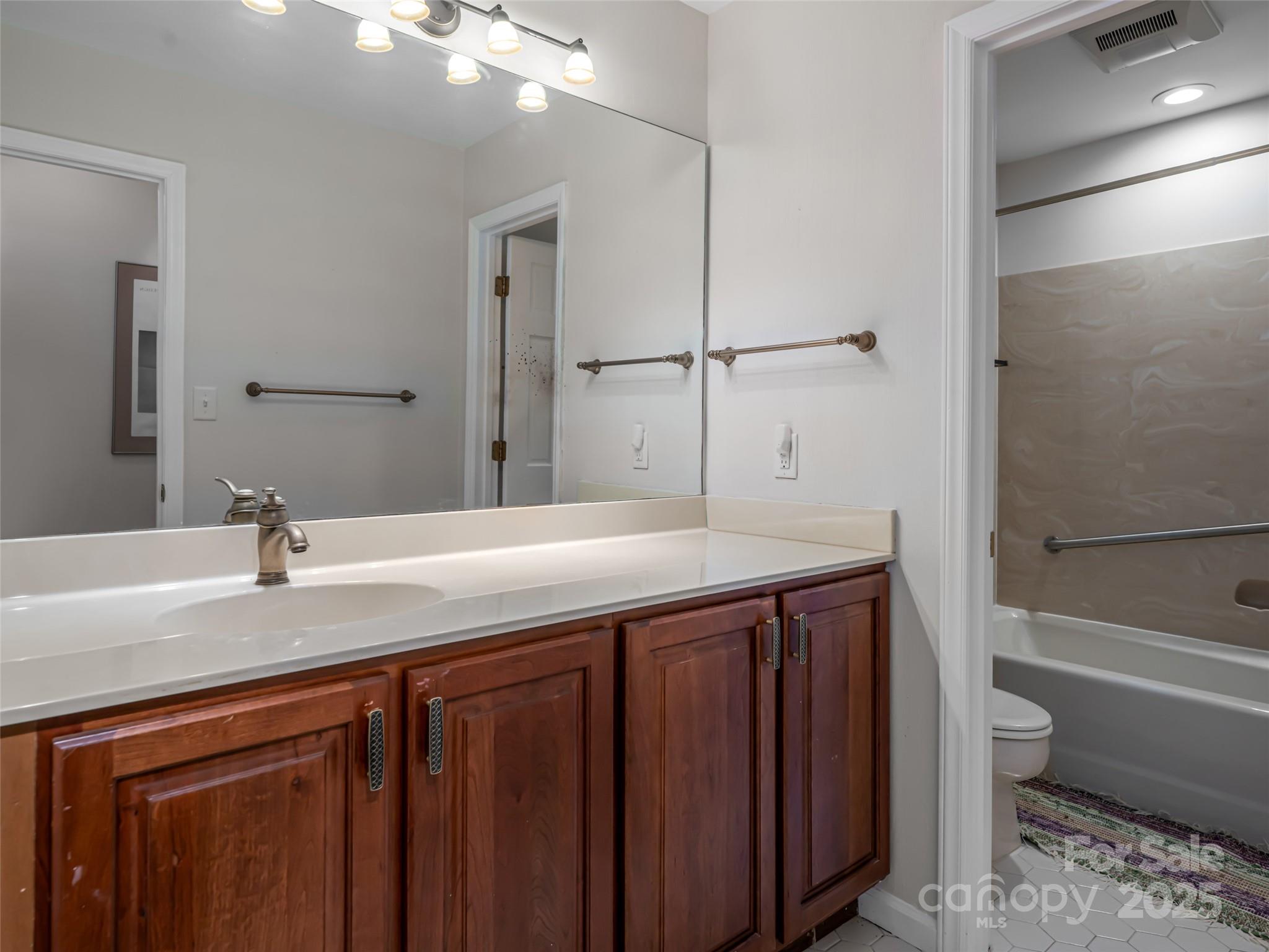 1302 Timber Trail Asheville NC 28804