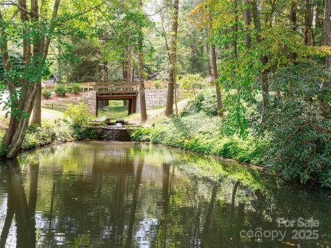 1302 Timber Trail Asheville NC 28804