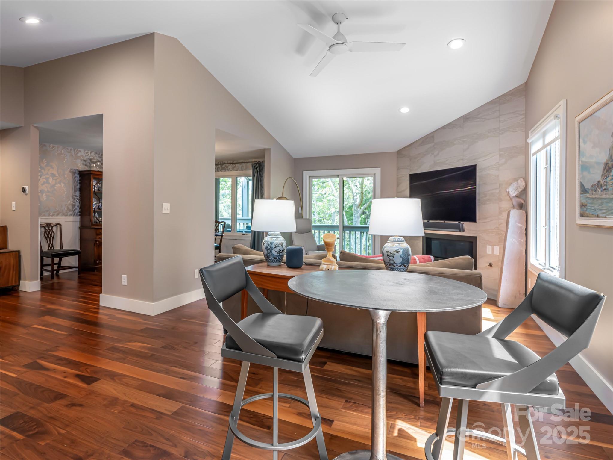 1302 Timber Trail Asheville NC 28804