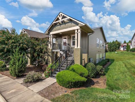 1906 Deermouse Way Hendersonville NC 28792