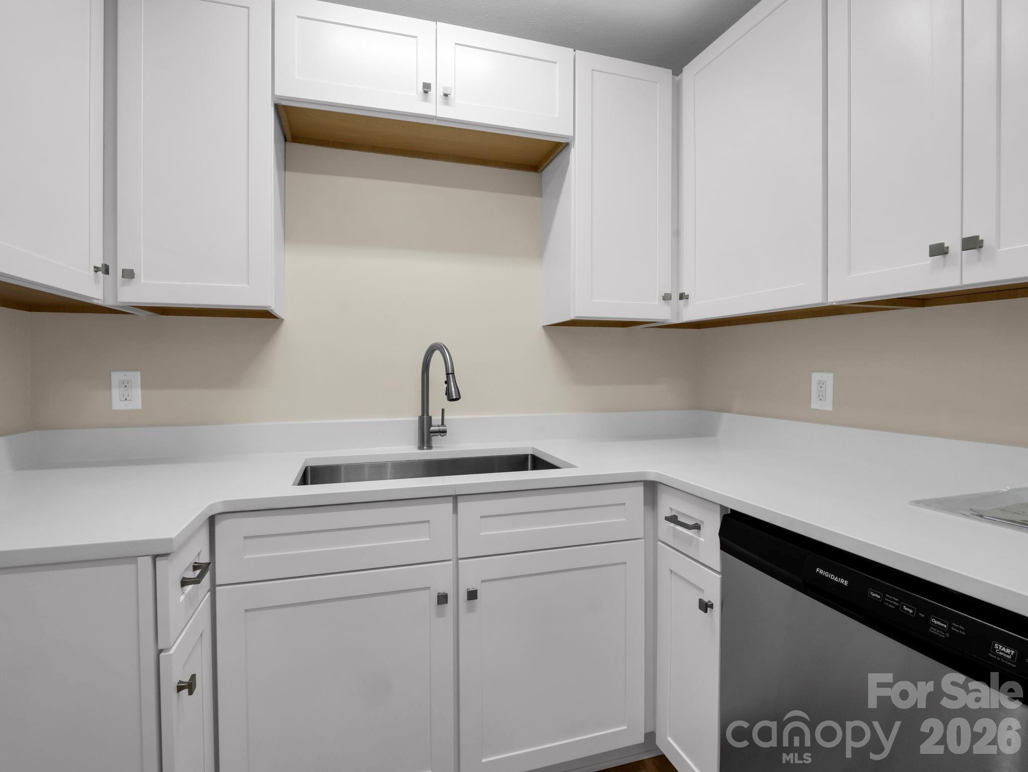 520 Courtwood Lane Hendersonville NC 28739