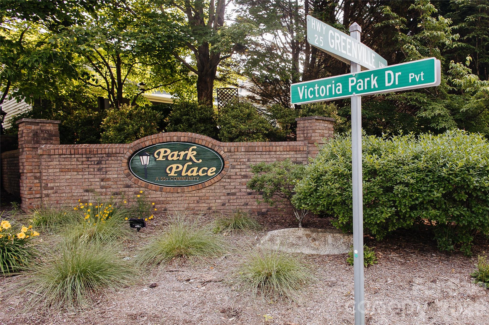 47 Victoria Park Drive Hendersonville NC 28792
