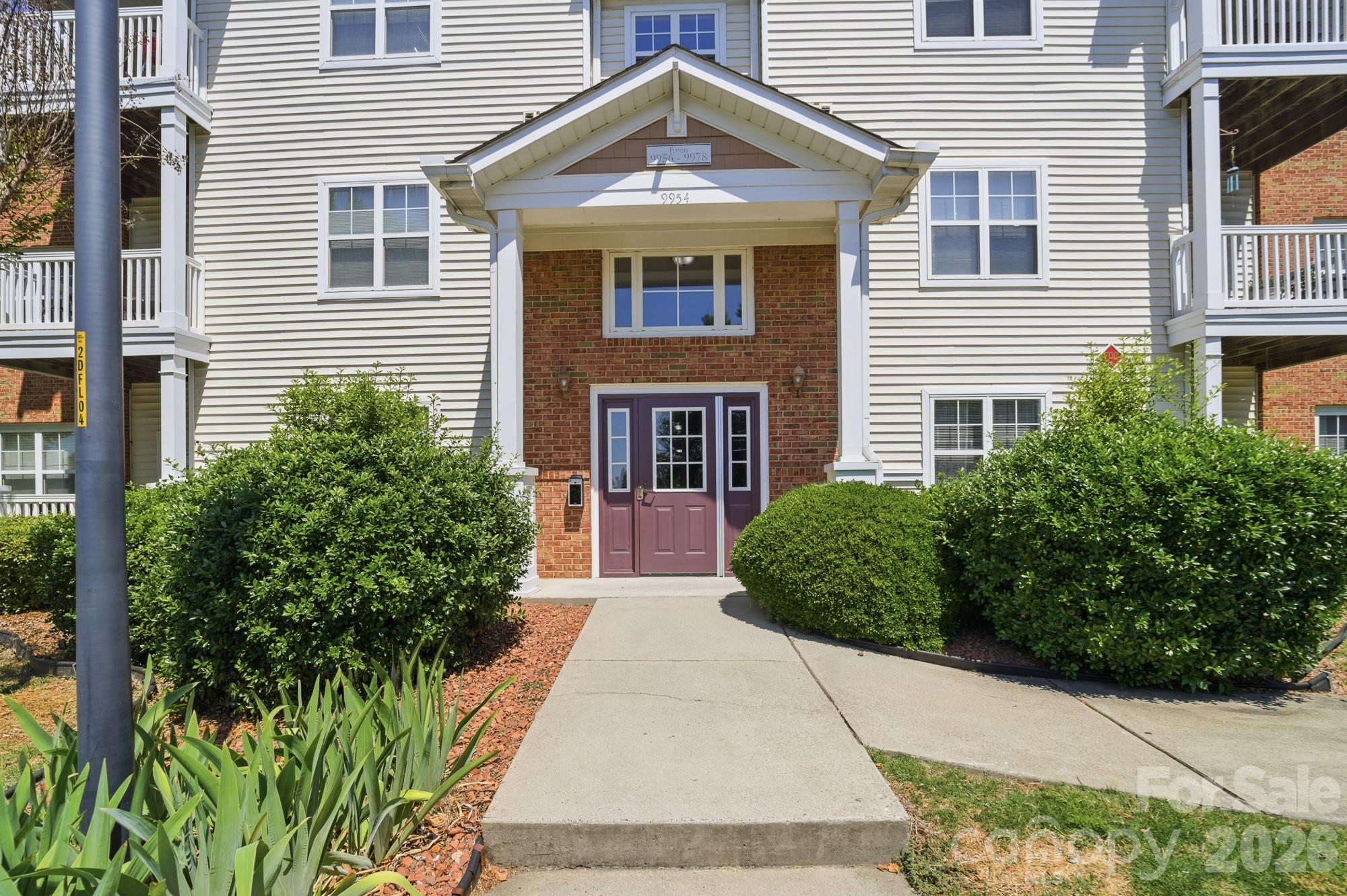 9976 Hyde Glen Court Charlotte NC 28262