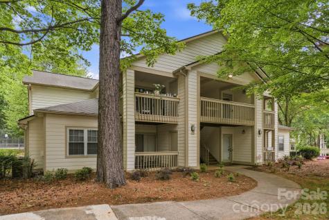 1042 Churchill Downs Court Charlotte NC 28211