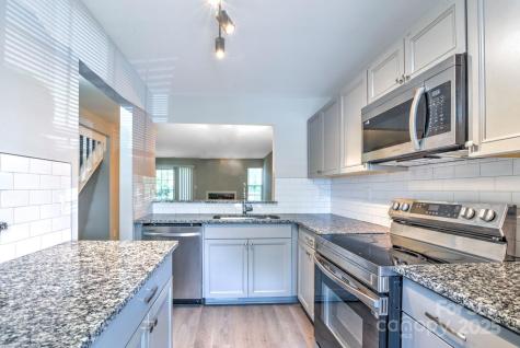 6129 Windsor Gate Lane Charlotte NC 28215