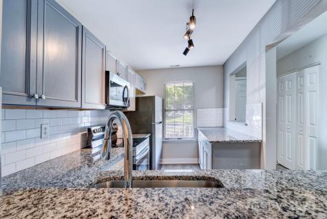 6129 Windsor Gate Lane Charlotte NC 28215