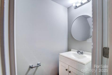 6129 Windsor Gate Lane Charlotte NC 28215