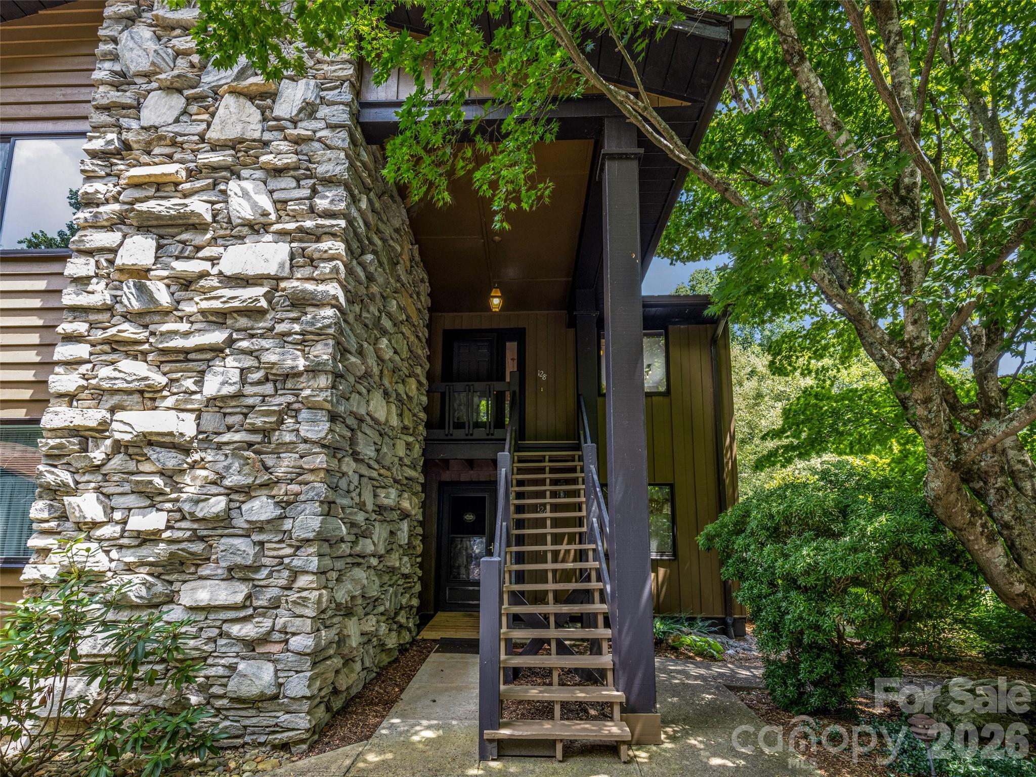 128 Country Ridge Road Hendersonville NC 28739